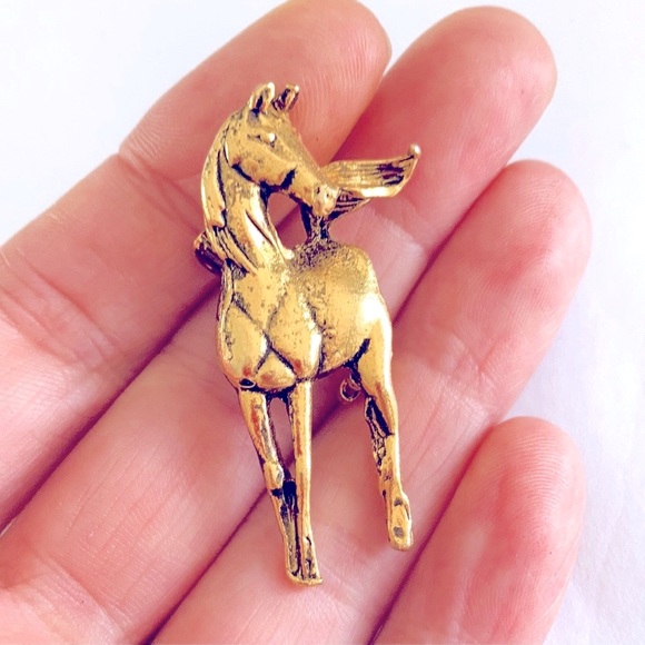 Vintage 80’s Stallion Brooch 🐴 Deadstock - Picture 2 of 4
